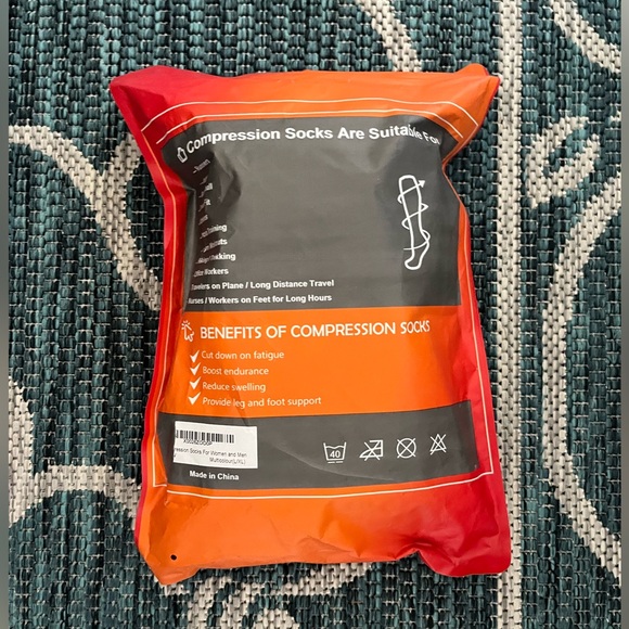 New lot of 3 elite compression socks size Large X-Large L/XL - Picture 3 of 3